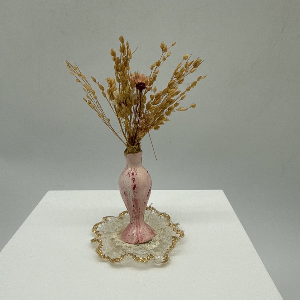 Spielwaren Szalasi Dollhouse Furniture Flower Vase Pot & Doily Accessories